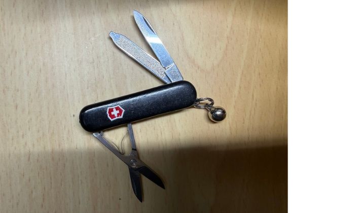 20〜25年愛用しているキーホルダーサイズの小型ビクトリノックス