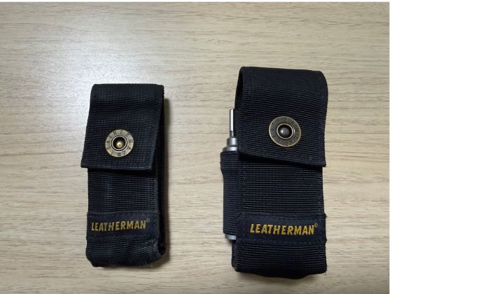 左に以前使用していた小型のLEATHERMANナイロンケース、右に現在使用している大型ケースを並べた比較写真
